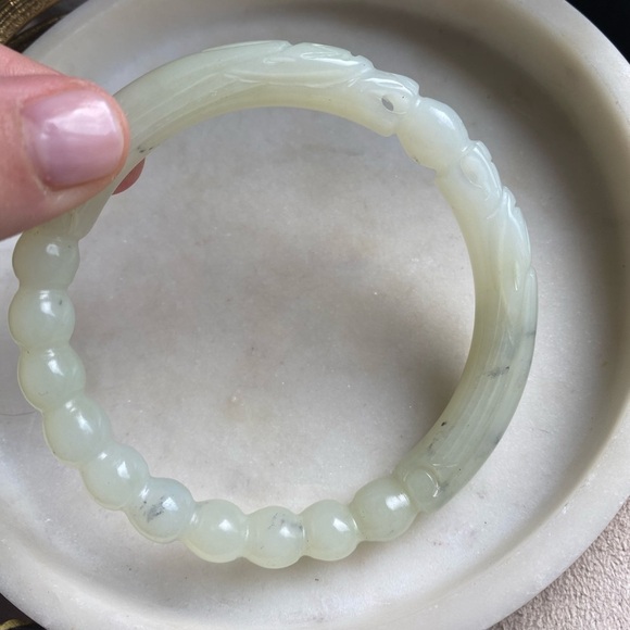 GENUINE carved jade bracelet - Picture 14 of 15